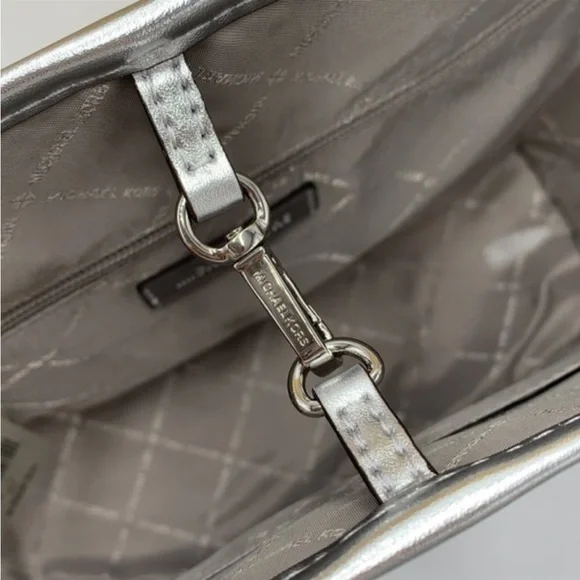 Michael Kors Signature Jet Set Girls Medium Carryall Tote Bright White Multi - Picture 9 of 14